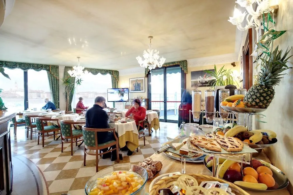 Hotel Panorama Lido de Venise 4*,