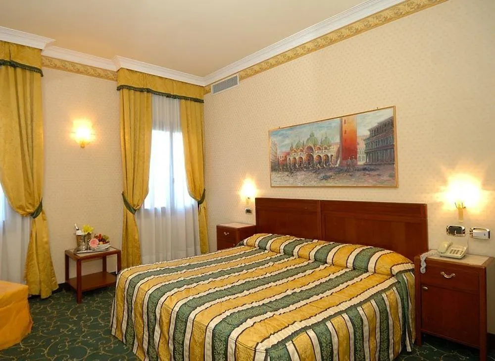 Hotel Panorama Lido de Venise 4*,